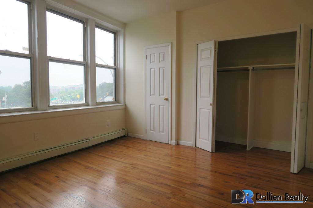 Primary Photo - 11820 Queens Blvd