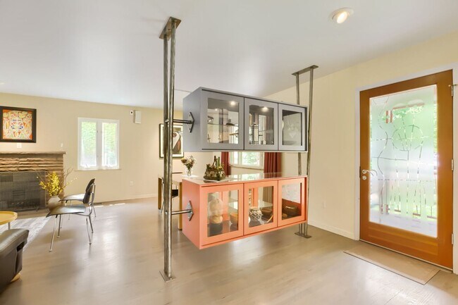 Building Photo - Charming Downtown Oasis | Steps to Pearl Street