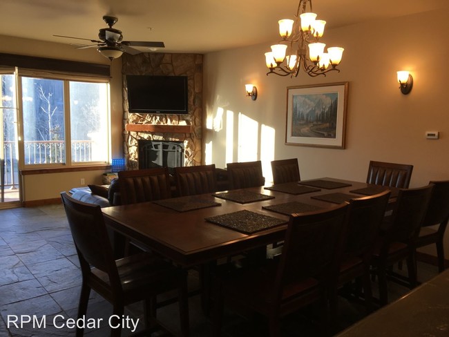 Building Photo - 3 br, 3 bath House - 565 Vassels RD Suite B10
