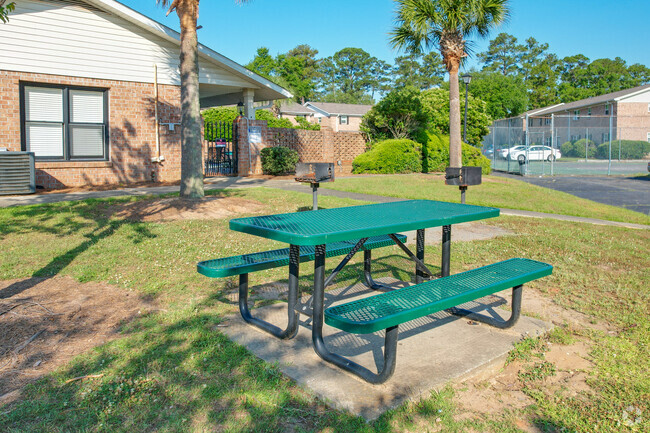 BBQ Area - South Pointe