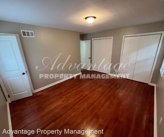 Building Photo - 4 br, 3 bath House - 2951 Invergarry Rd.