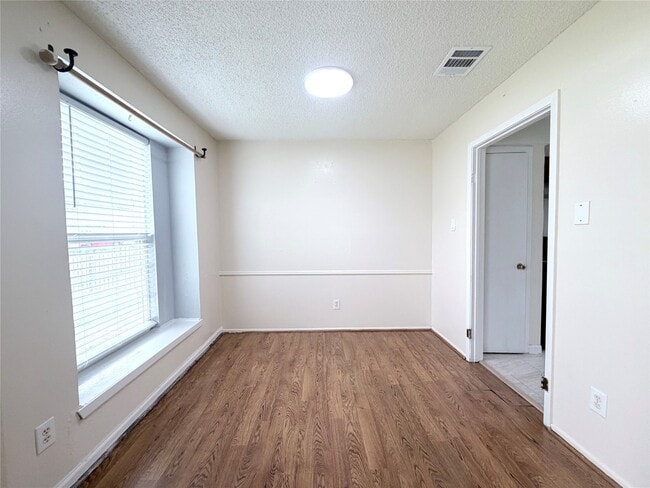 Foto del edificio - 7303 Shiner Ln
