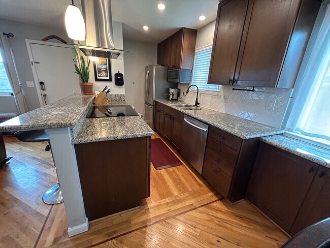 Building Photo - 2313 Saidel Dr