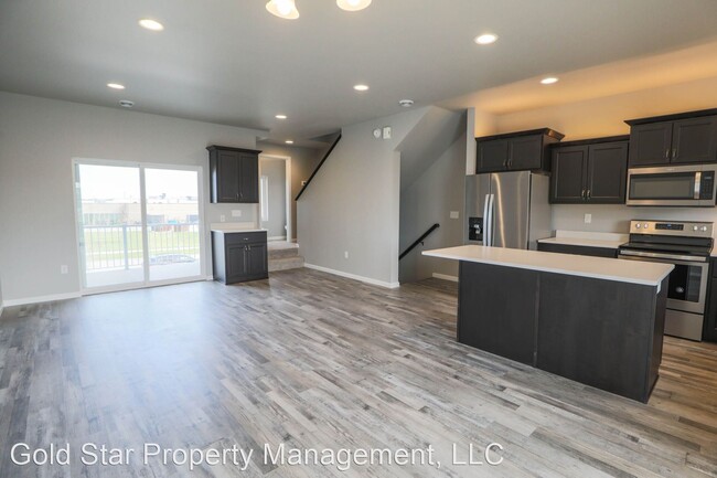 Building Photo - 2 br, 2.5 bath House - 3309 C 6th Way E