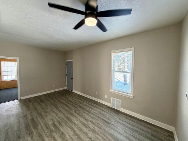 Foto del edificio - 823 S 3rd Ave