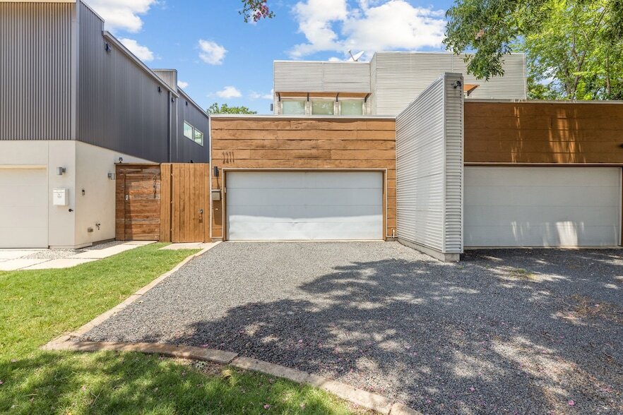 Photo - 4411 Roseland Ave
