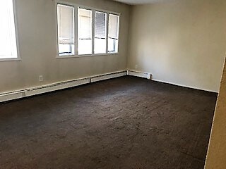 Building Photo - 104 B St