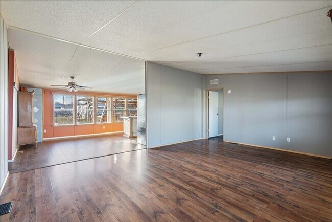 Building Photo - 12309 Mustang Mesa Dr