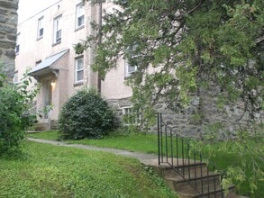 Building Photo - 2321 Haverford Rd