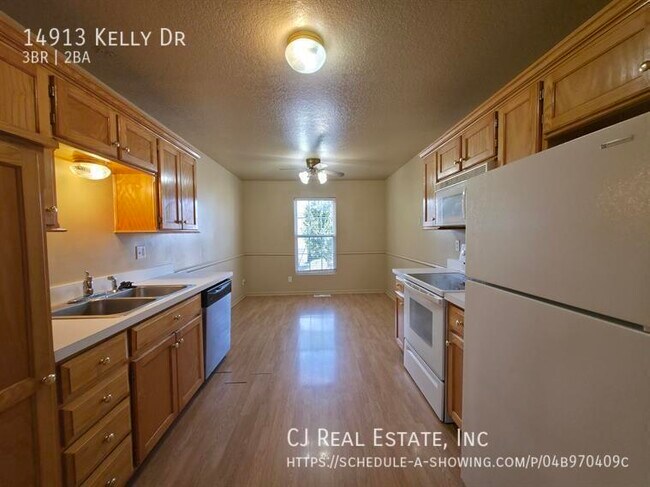 Foto del edificio - 14913 Kelly Dr