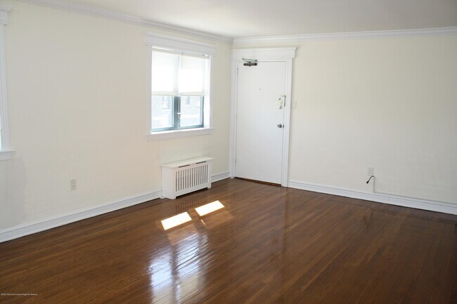 Building Photo - 300 Deal Lake Dr