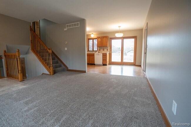 Foto del edificio - 1555 E South Blvd