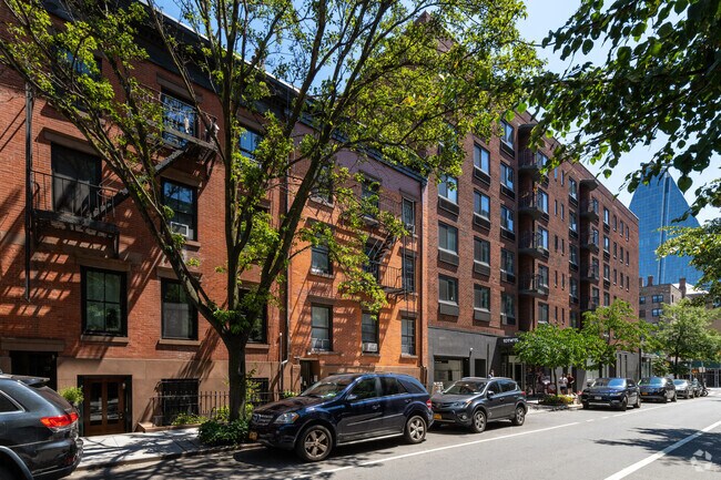 Building Photo - 113 W 15th St