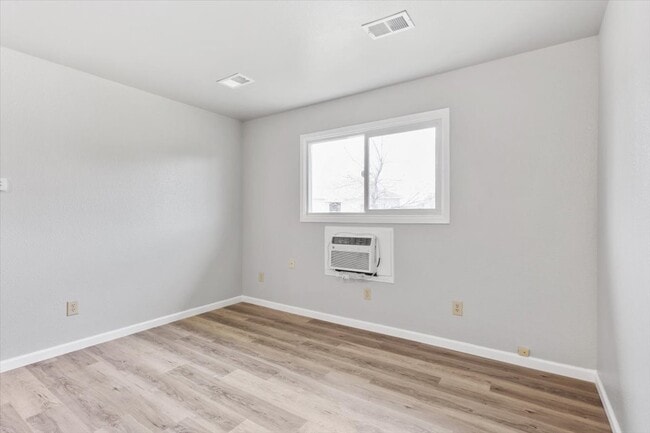 Building Photo - 340 Bench Blvd