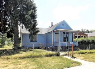 Building Photo - 616 7th Ave S Building Photo - 616 7th Ave S