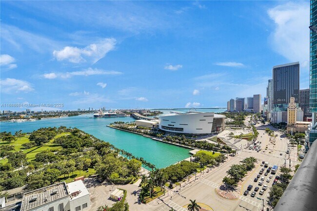 Foto del edificio - 900 Biscayne Blvd