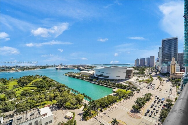 Building Photo - 900 Biscayne Blvd