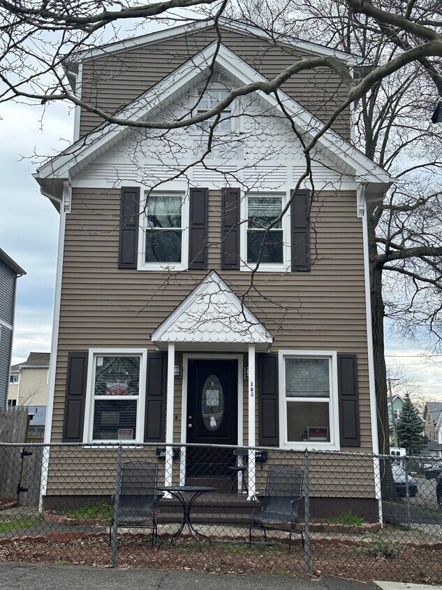 Primary Photo - 182 Clinton Ave