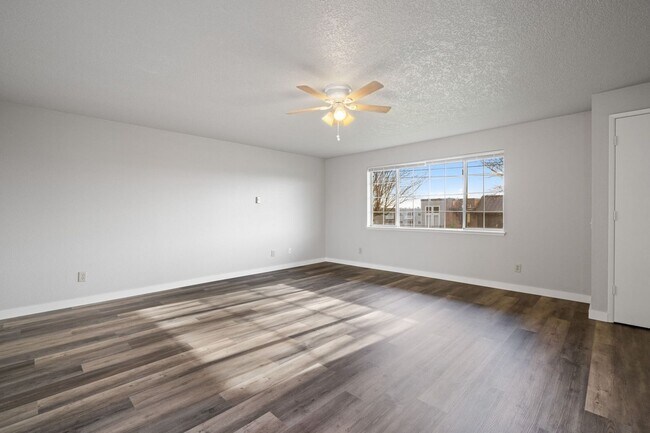 Building Photo - CL2622-2624