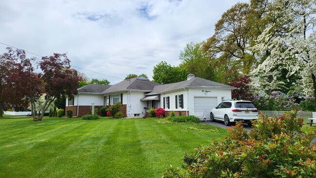 Foto del edificio - 218 Milltown Rd