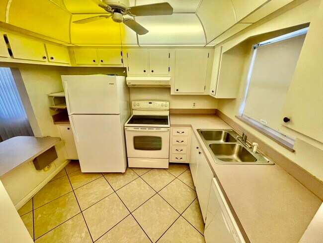 Foto del edificio - 181 Cape Shores Cir