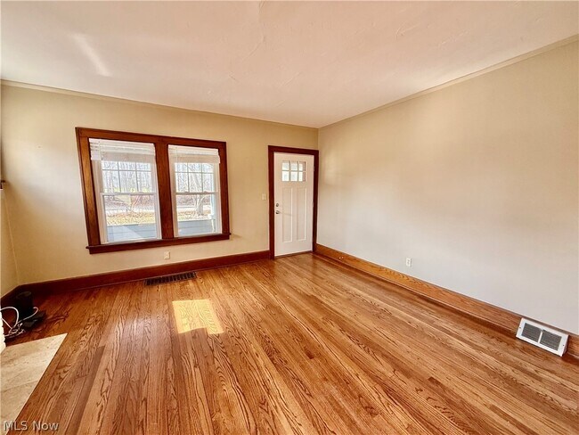 Foto del edificio - 364 N Chillicothe Rd