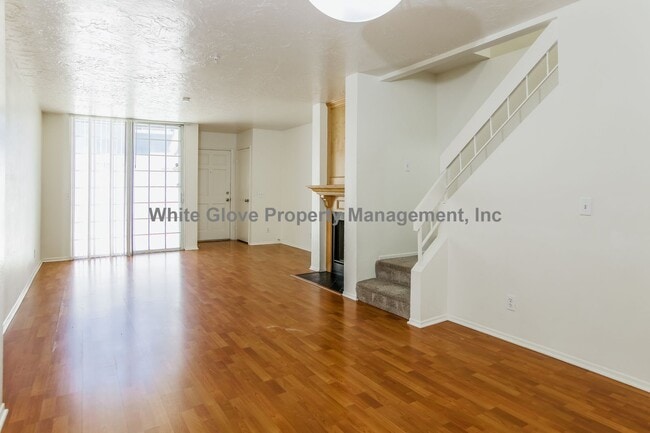 Building Photo - 205 S Redwood Ave