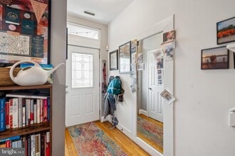 Building Photo - 1373 Quincy St NW