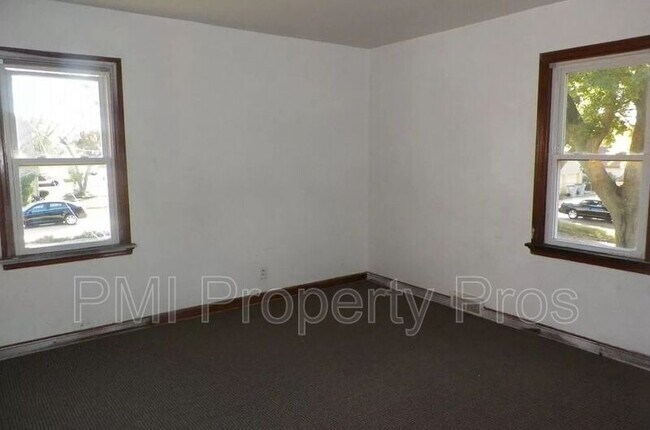Building Photo - 3630 W Nash St