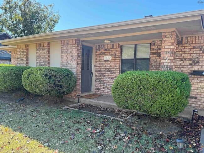 Foto del edificio - 4422 McNiel Ave