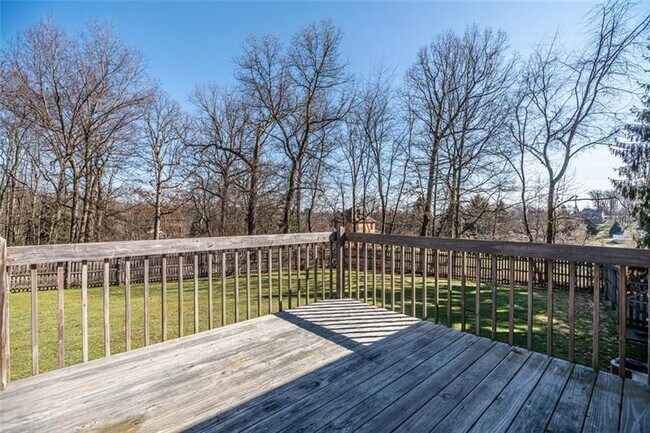 Foto del edificio - 101 Kings Ct