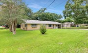 Primary Photo - 3 bed 2 bath for rent