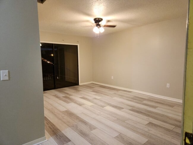 Building Photo - 2334 W Silver Hill Ln