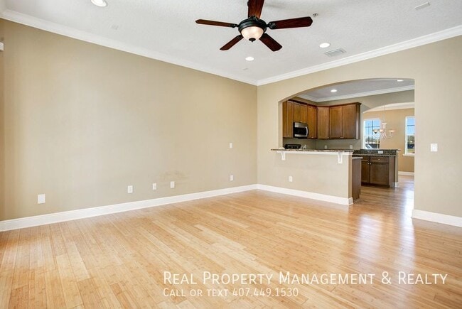 Building Photo - 3 BR / 3 BA with Office Townhouse In Winte...