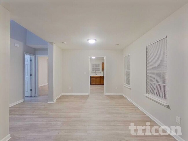 Foto del edificio - 5506 Linda Vista Ln