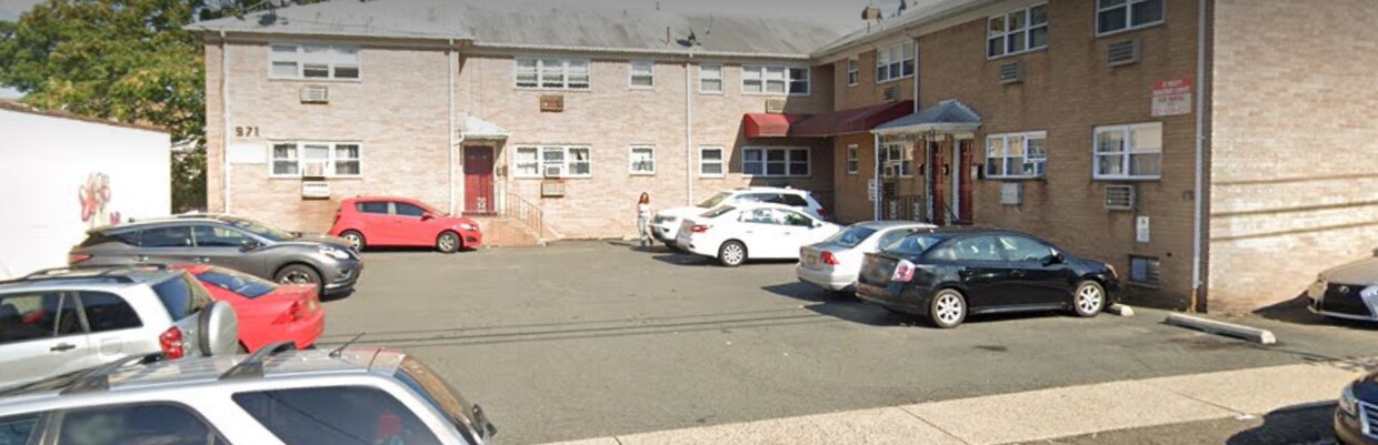 Primary Photo - 971 E 26th St
