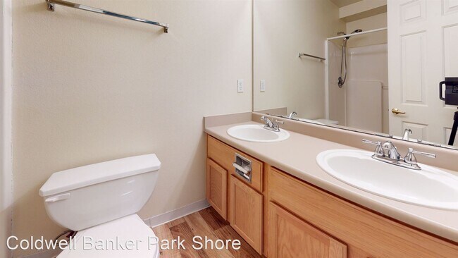 Building Photo - 3 br, 3 bath House - 4713 NW Walgren #105
