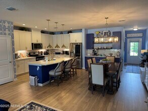 Building Photo - 554 Pine Bluff Dr