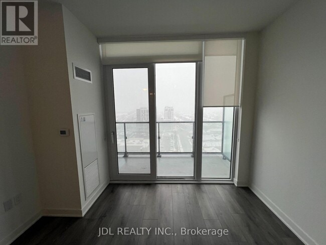 Building Photo - 95 Oneida Crescent