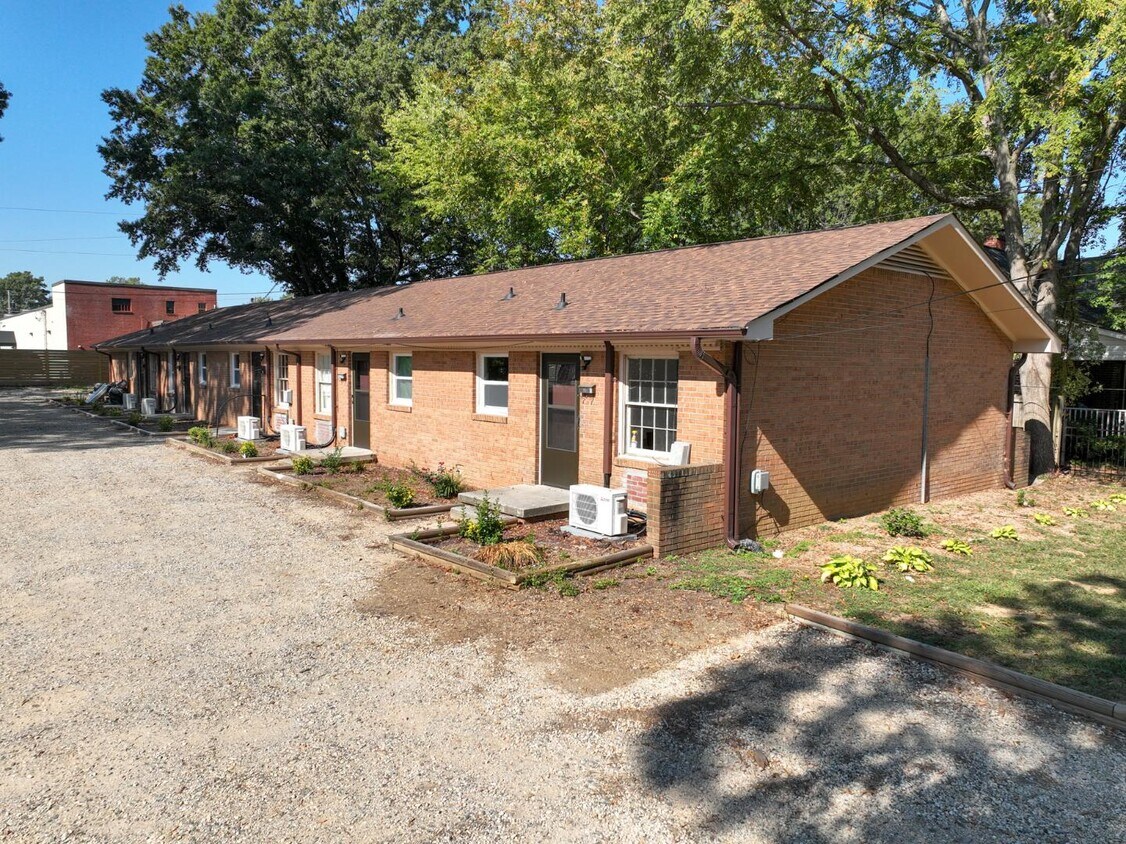 Foto principal - 745 Arbor St NE