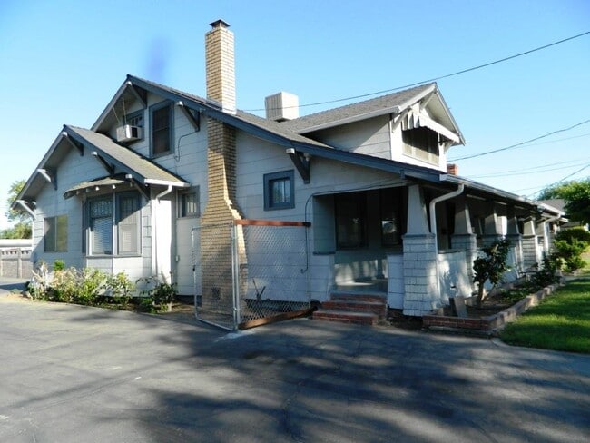 Building Photo - 3120 Clay St