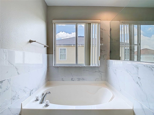 Foto del edificio - 10617 Bamboo Rod Cir