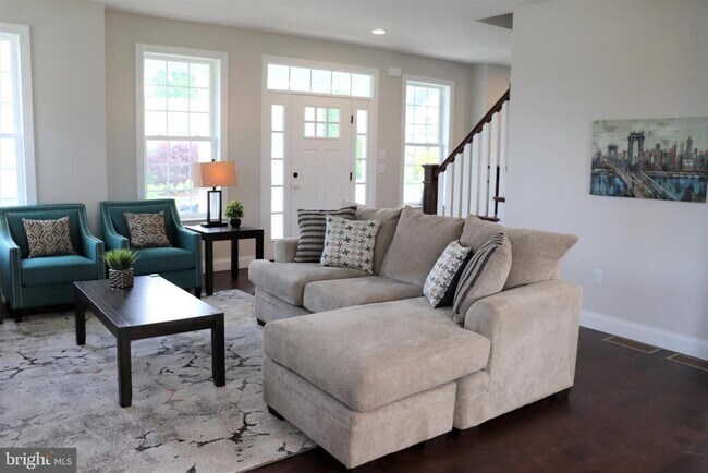 Building Photo - 532 Spring Hollow Dr