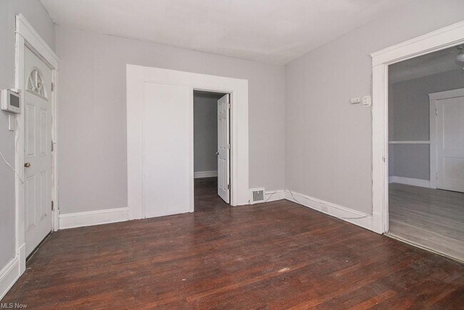 Building Photo - 2766 E 119th St