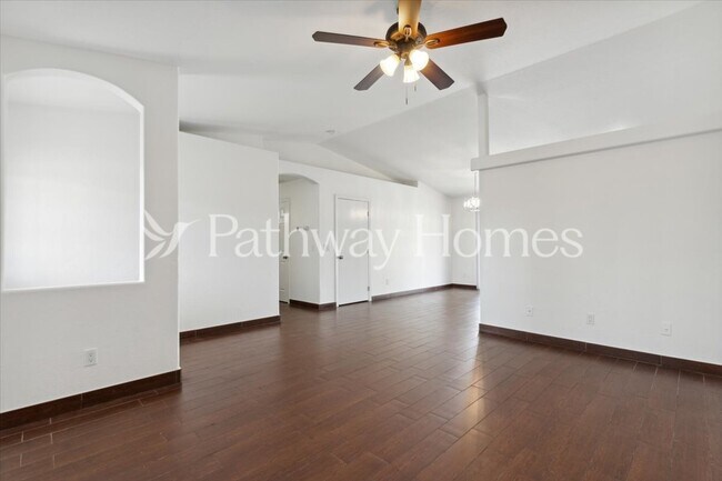 Building Photo - 774 S Ocotillo Dr