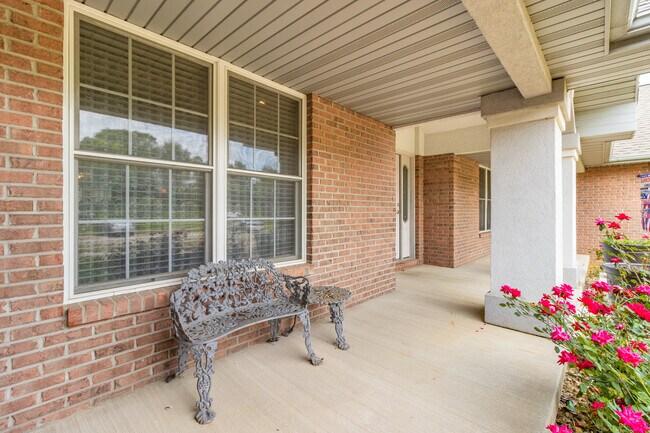 Building Photo - 320 Holland Rd