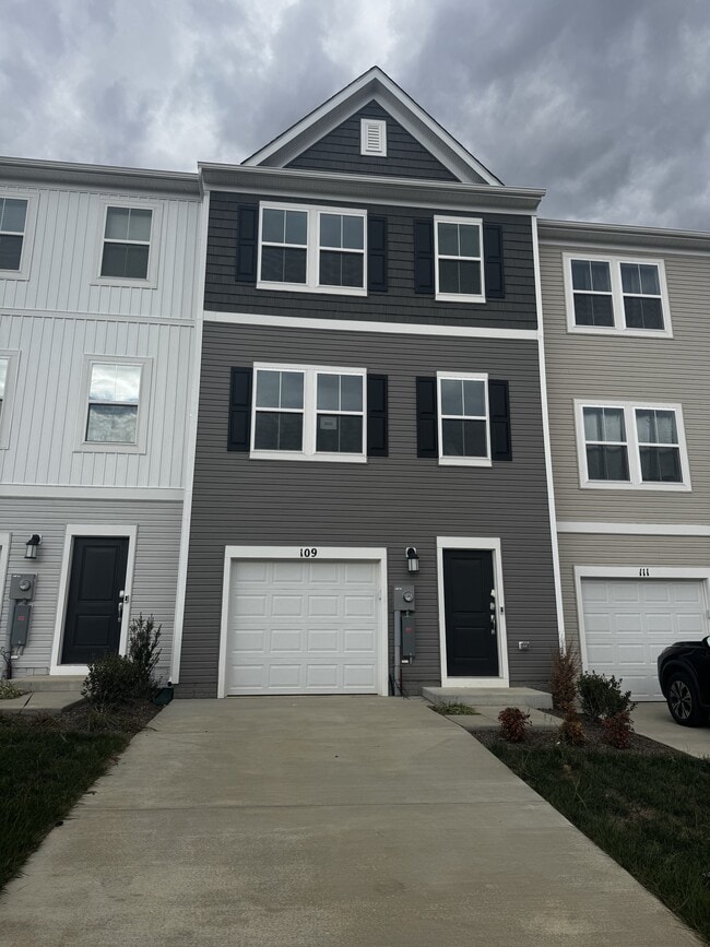Building Photo - 109 Brashear Ct