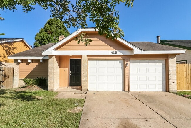 Building Photo - 1418 Hunters Park Dr