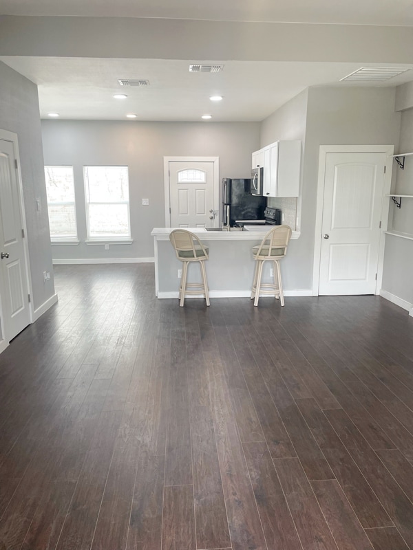 Photo - 638 W Elmira St Apartment