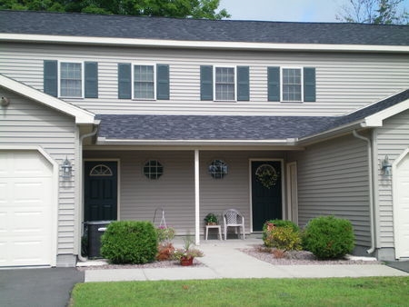 Entrance - Foxwood Townhouse Apartments